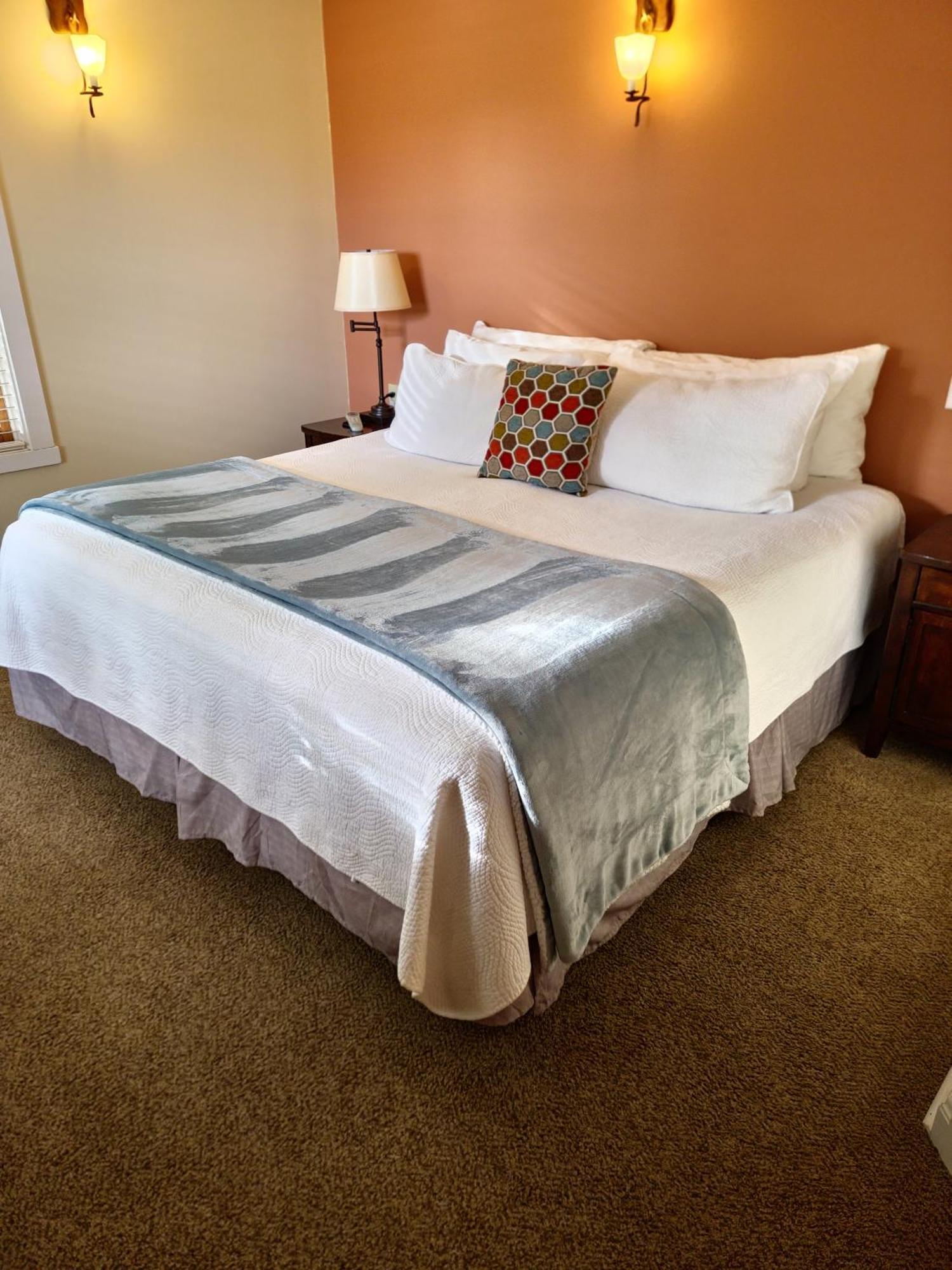 The Heron Inn And Day Spa La Conner Extérieur photo