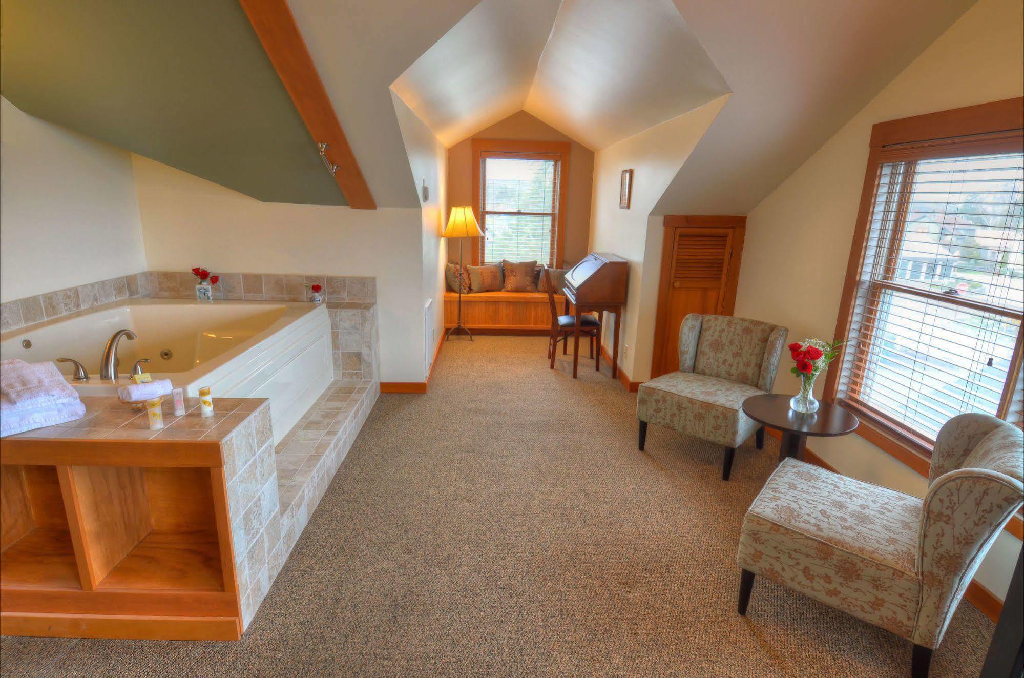 The Heron Inn And Day Spa La Conner Extérieur photo