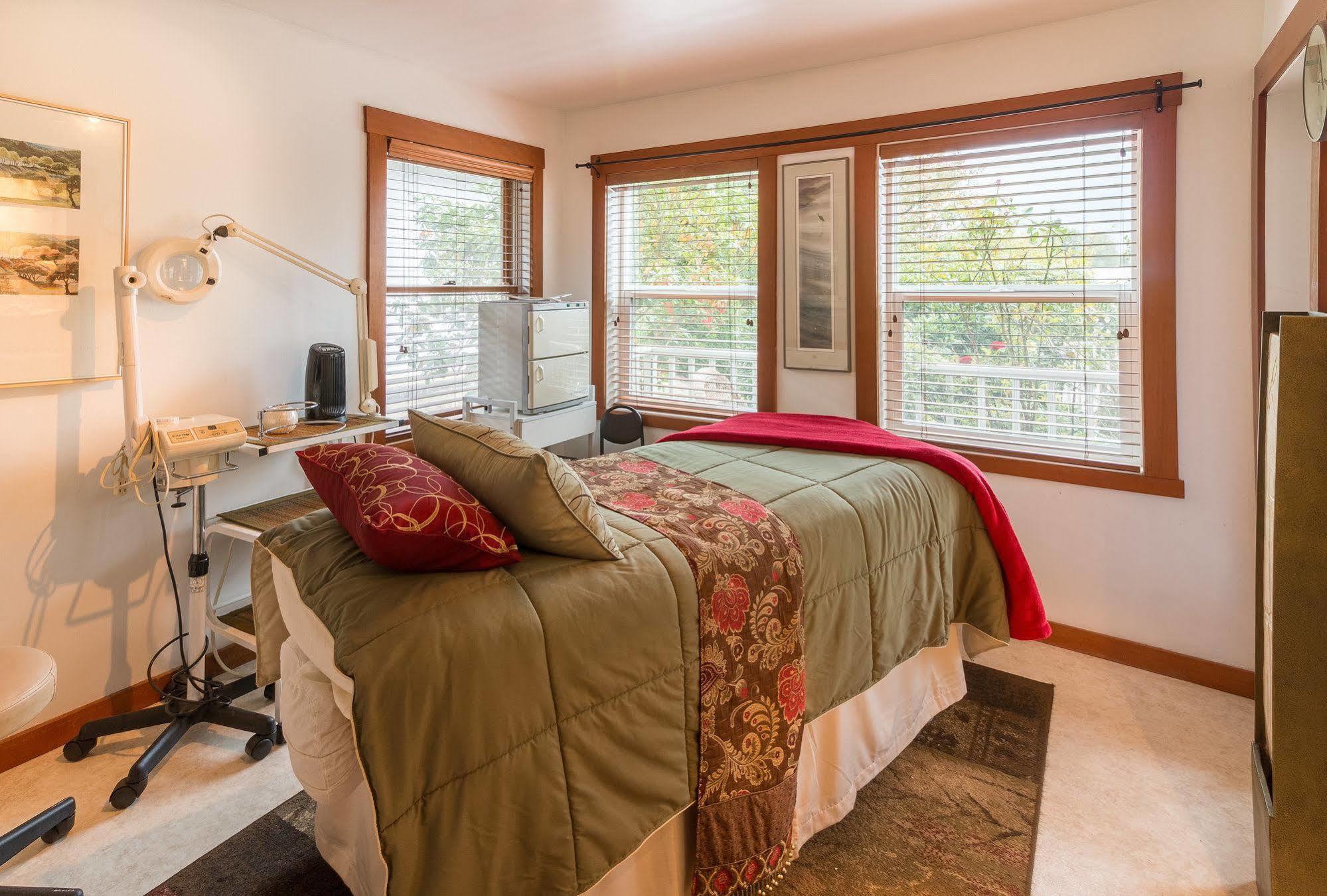 The Heron Inn And Day Spa La Conner Extérieur photo